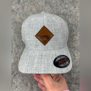 Travis Matthew | Quiet Cove Flex Hat | Heather Gray Small/Medium | NWT
